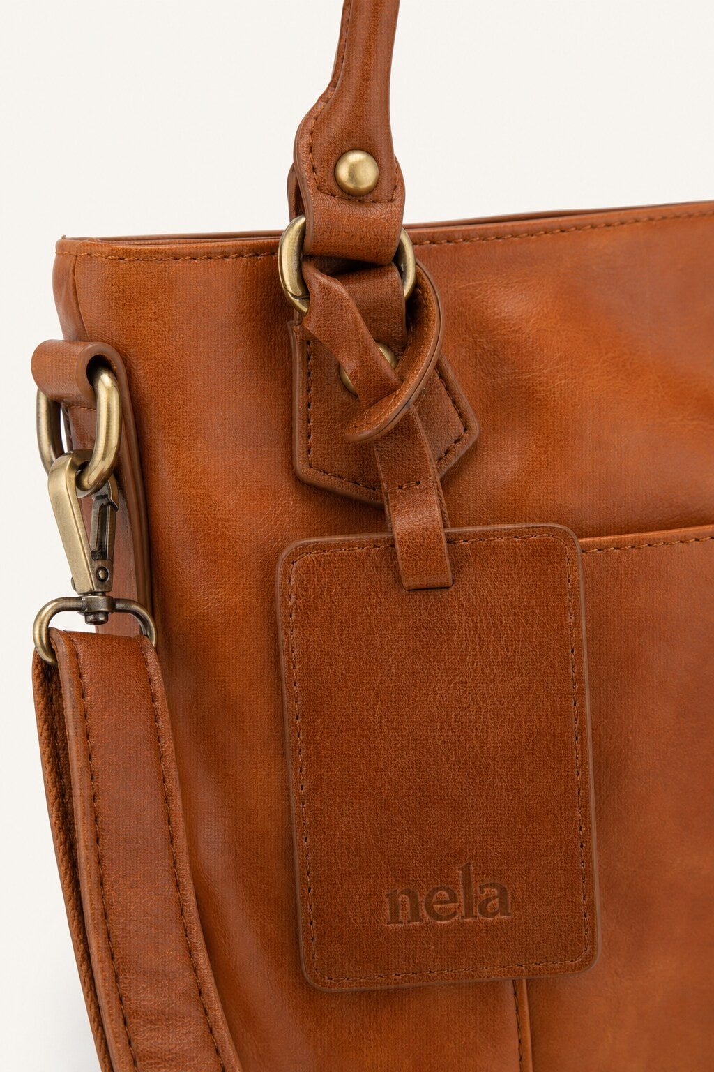 Alma detail in Warm Caramel