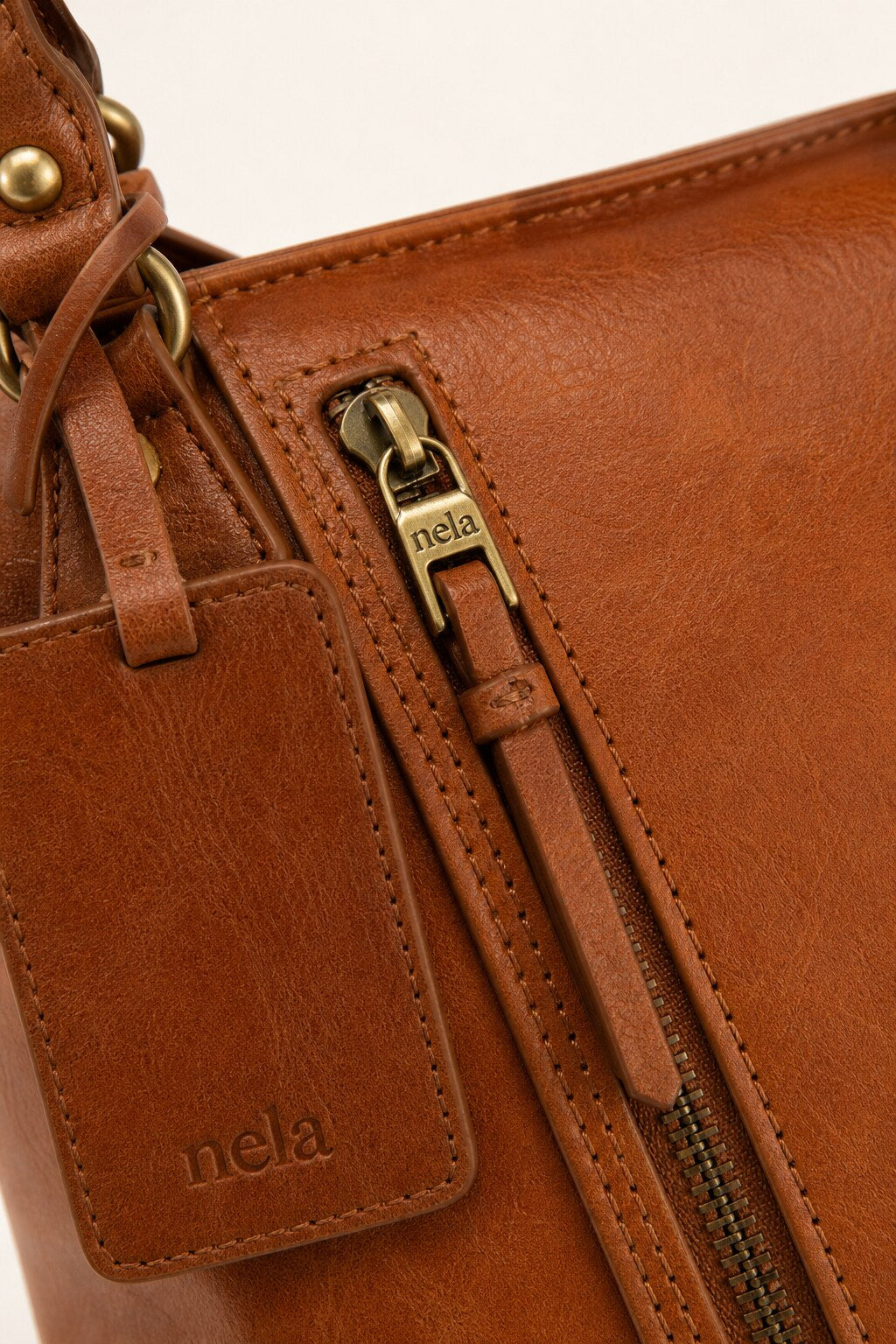 Lucille detail in Chestnut Brown